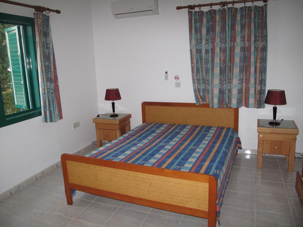 Chriseleni Latchi Villas Polis Extérieur photo